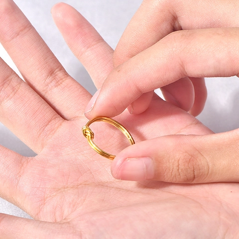 Anillo De Nudo Minimalista Acero De Titanio Chapado En Oro De 18K Elegante Delicado Estilo Simple Accesorio Diario Joyería