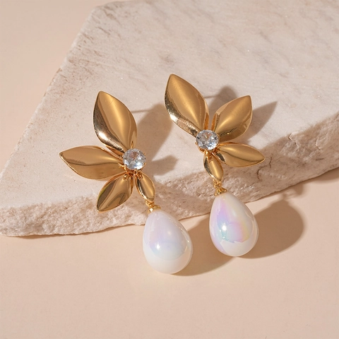 Minimalist High End Gold Leaf Water Drop Imitation Artificial Pearl Earrings With Zircon And 925 Sterling Silver Earring Post