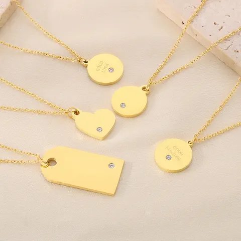 Collana Pendente Acciaio Inossidabile Cuore Tondo Rettangolo Incisione Good Luck Rhinestone Stile Coreano Gioielli Donna
