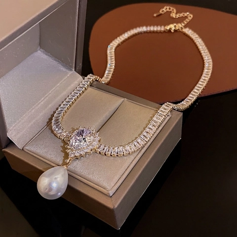 Collier Pendentif Künstliche Perle Goutte D'eau Élégant Pour Femmes Zirconia Cuivre Plaqué Or Chaîne Clavicule Bijoux De Luxe
