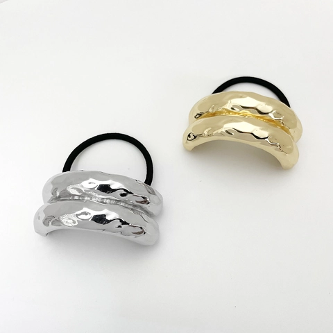 Minimalistischer Legierung Unregelmäßige Gehämmert Textur Haargummi Für Damen Süße Coole U-Form Metallstück Elastische Haarseil Kopfbedeckung