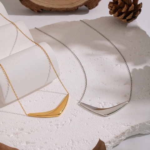 Minimalist Geometric Curved Bar Pendant Necklace 304 Stainless Steel 18K Gold Plated Waterproof Hypoallergenic Women