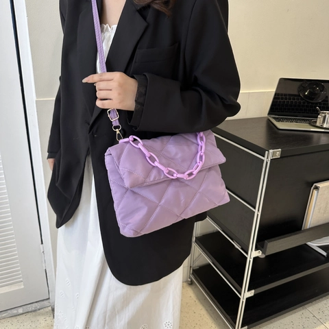 Women Quilted Padded Shoulder Bag Nylon Rhombus Puffy Crossbody Bag With Chunky Chain Decoration Flap Magnetic Closure