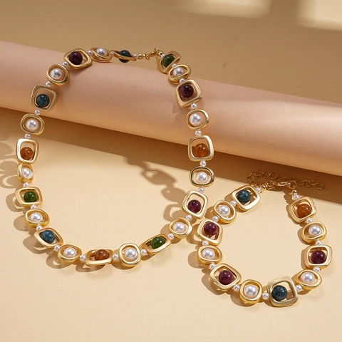 Vintage Colorful Stone And Imitation Artificial Pearl Geometric Alloy Necklace And Bracelet For Women Baroque Palace Style Jewelry