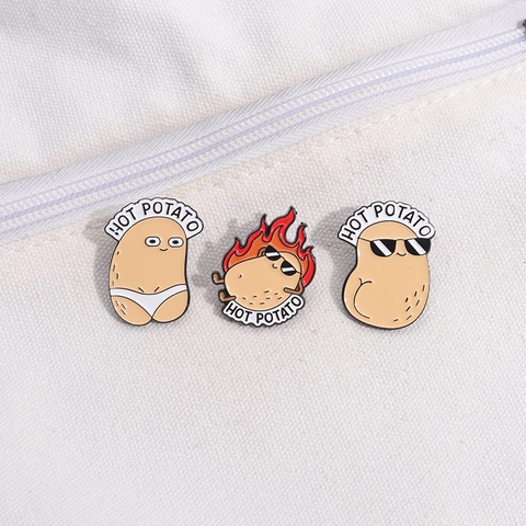 Épinglette en Émail Patate Chaude Dessin Animé Humour Broche Pomme de Terre Humanisée Badge en Alliage Peint pour Sac à Dos Vêtements Unisexe