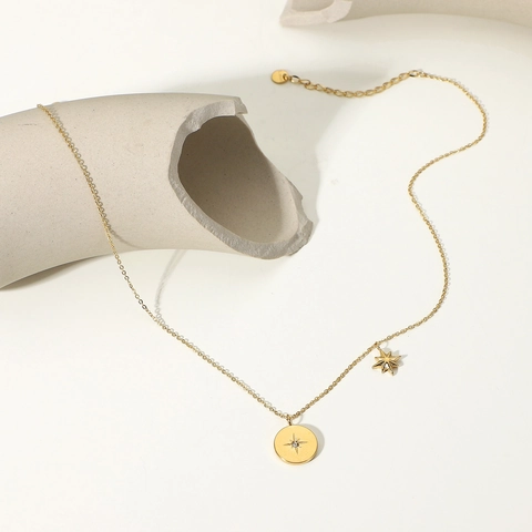 Collana Con Pendente A Moneta Rotonda Con Stella A Otto Punte Placcata Oro 18K Acciaio Inossidabile Con Zircone Gioielli Da Donna