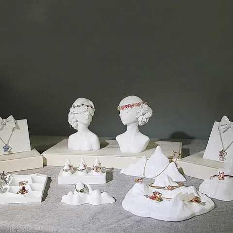 Resin Plaster Jewelry Display Stands Creative Bust Mountain Bow Necklace Ring Holders Desktop Storage Aesthetic Shop Counter Decor