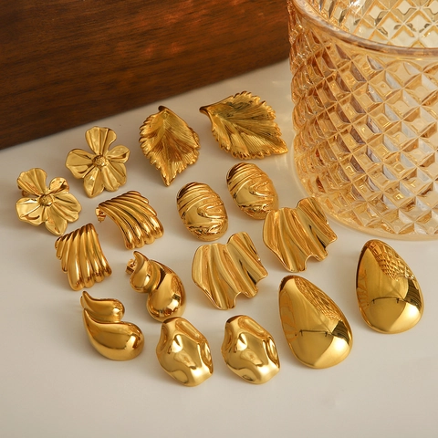 Boucles D'oreilles Puces Géométriques Irrégulières En Acier Inoxydable Pour Femmes Plaquées Or 18K Texture Plissée