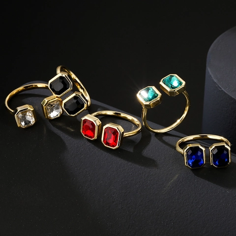 Verstellbarer Offener Ring Für Damen 18K Vergoldetes Kupfer Großer Rechteckiger Zirkonia Eleganter Statement-Schmuck