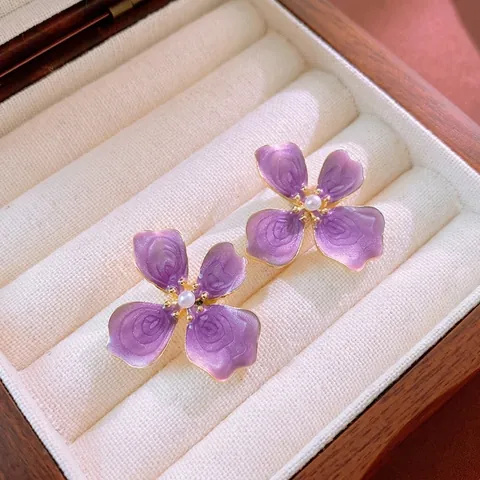 Pendientes De Botón Con Flor Morada Aleación Esmalte Pétalos Con Poste De Plata Elegante Perla Artificial De Imitación Joyería Mujer