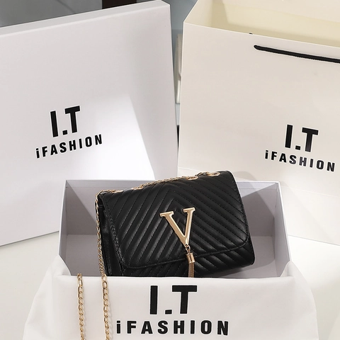 Borsa A Tracolla Trapuntata Chevron Da Donna Pelle PU Decorazione V Dorata Nappa Catena Borsa A Spalla Moda