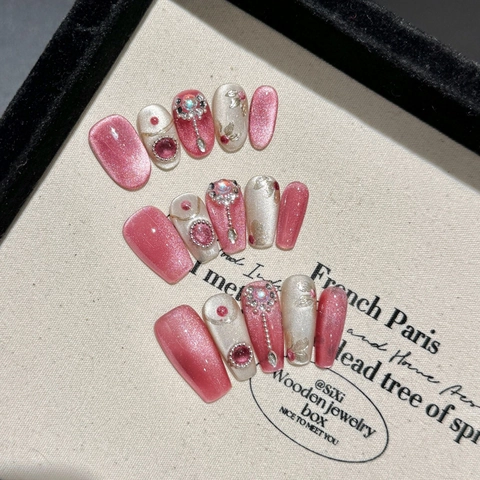 Uñas Postizas De Presión Hechas A Mano Rosa Cat Eye Con Pedrería Y Perlas Artificiales Estilo Palacio Elegantes Uñas Desmontables