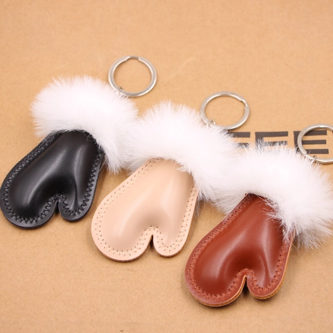 Simpatico Portachiavi in Pelle PU a Forma di Cuore con Palla di Peluche Ciondolo per Borsa per Donna Ragazze
