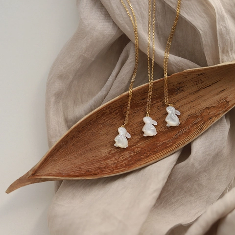 Collana Con Pendente Coniglio Acciaio Al Titanio Con Conchiglia Bianca Coniglio Lunare Animale Carino Catena Clavicola Donna
