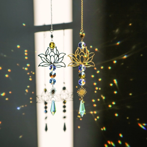 Lotus Suncatcher Crystal Prism Rainbow Maker Brass Metal Hanging Ornament For Window Garden Home Wall Decor Aesthetic