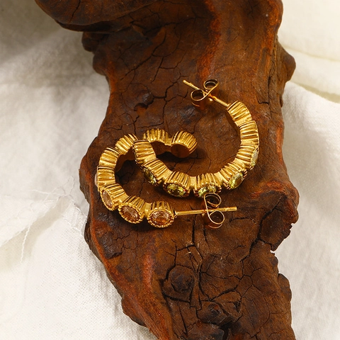 Pendientes De Aro En Forma De C De Acero De Titanio Chapado En Oro De 18K Con Circonita Perla Artificial Redondos Geométricos Vintage Para Mujer
