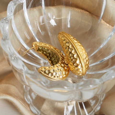 French Vintage Hammered Texture Titanium Steel C-Shaped Hoop Earrings For Women Gold Plated Enamel Geometric Earring Jewelry