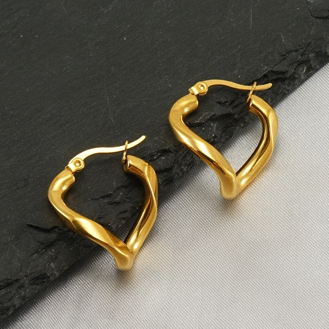 18K Gold Plated Stainless Steel Twisted Geometric Heart Hoop Earrings For Women Minimalist Elegant Fashion