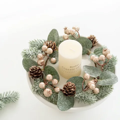 Weihnachtskranz Kerzenring Künstliche PE Kiefernnadeln Beeren Zapfen Eukalyptusblätter Schneebedeckt Tischdekoration