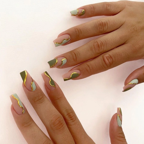 Unghie Finte Lunghe Coffin Astratte Geometriche Patchwork Linee Ondulate Dorate Opaco Elegante Per Donne