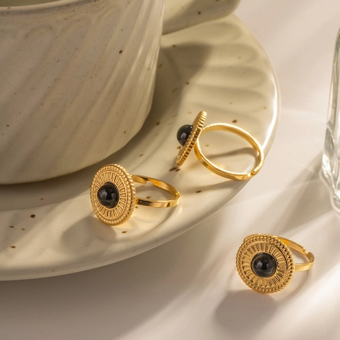 Vintage Verstellbarer Ring Aus Edelstahl Mit Schwarzem Onyx Und Sonnenstrahl Muster 18K Gold Vergoldet