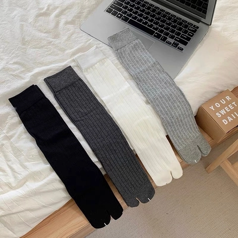 Japanese Minimalist Ribbed Split Toe Tabi Socks Cotton Solid Color Mid Calf Vertical Stripe Crew Socks For Women Men