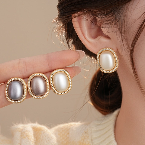 Orecchini A Lobo Ovali Retro Francesi Con Perla Artificial Sintetica Zircone Lega Placcata Oro E Perno In Argento Per Donna