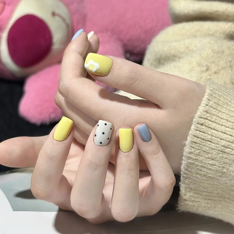 Press On Nails Short Square ABS Macaron Yellow Blue Beige Polka Dot Daisy Flower Cute Summer Manicure Art For Women