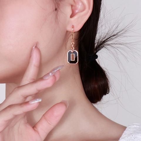 Boucles D Oreilles Pendantes Rectangulaires En Acier Inoxydable Émail Noir Plaqué Or Zircon Minimaliste Élégant Bijoux