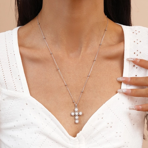 Kreuz Anhänger Halskette Kupfer Zirkon Künstliche Perlenimitat Gliederkette Elegante Leichte Luxus Stil Schmuck Für Frauen