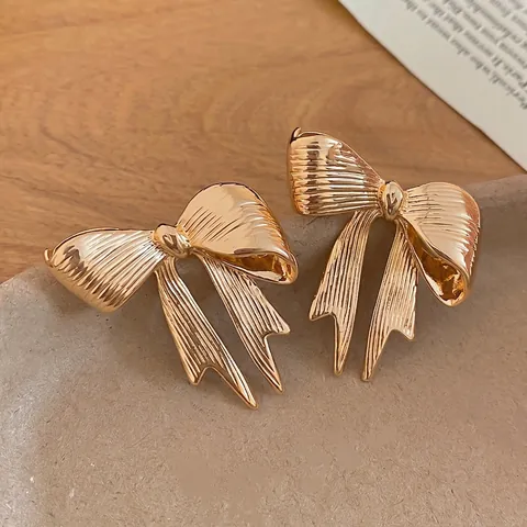 Pendientes De Botón Con Lazo Y Poste De Plata Textura Rayada Metal Satinado Minimalista Moda Elegante Mujeres