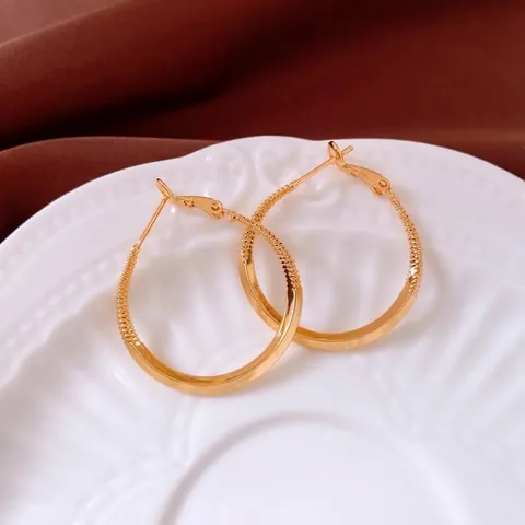Vergoldete Kupfer Creolen Mit 925 Sterling Silber Ohrstecker Gedrehte Textur Minimalistischer Geometrischer Schmuck Für Damen