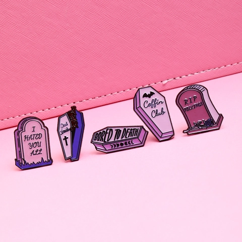 Broche Pins En Email Gothique Alliage De Zinc Halloween Badges Décoratifs Tombe Cercueil Dark Punk Style Bijoux Femmes Hommes