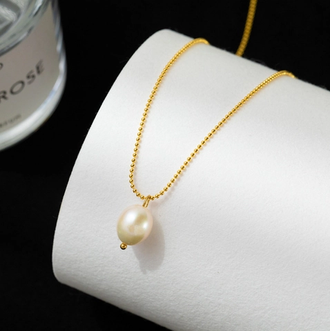 French Vintage Titanium Steel Necklace With Natural Artificial Pearl Pendant 18K Gold Plated Elegant Jewelry For Women