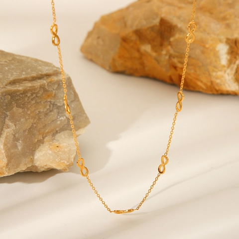 Collar Con Colgante De Símbolo De Infinito Elegante Chapado En Oro De 18K Cadena De Acero Inoxidable Joyería Minimalista