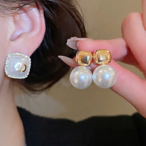Square Geometric Artificial Pearl Stud Earrings With Rhinestones And Silver Earring Post Elegant Retro Luxury Jewelry For Women
