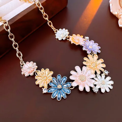 Daisy Flower Necklace Alloy Enamel Multi Color Rhinestone Sweet Dopamine Style Clavicle Chain Jewelry For Women