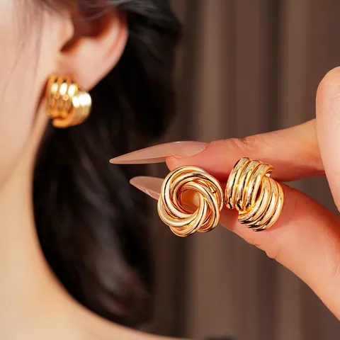 Geometrische Gouden Knoopoorringen Met 925 Sterling Zilveren Steker Legering Minimalistische Mode Voor Dames