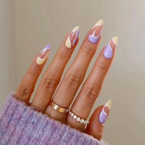 Unghie Finte Lavanda Viola Crema Giallo Forma Mandorla Lunga Stile Francese Motivo Onda Astratta