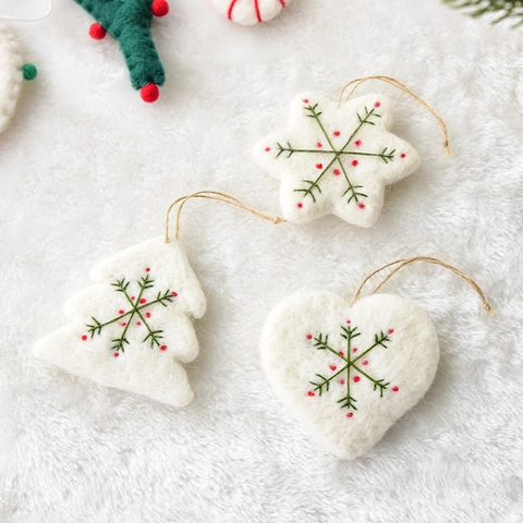 Kerstversiering Wollen Vilt Hanger Sneeuwvlok Hart Boom Vorm Handgemaakte Borduurwerk Winter Vakantie Decoratie