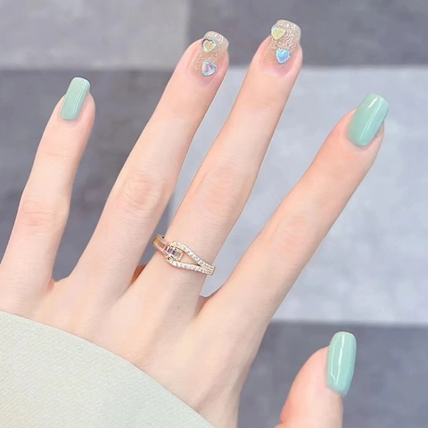 Faux Ongles Vert Menthe Courts Carrés Ronds Avec Décoration De Cœur En Strass 3D Pour Femmes