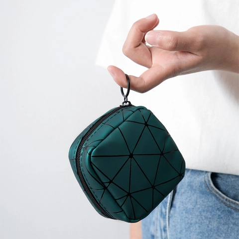 Geometric Triangle Pattern Cosmetic Makeup Bag Waterproof PU Leather Portable Travel Pouch Zip Closure Organizer Women