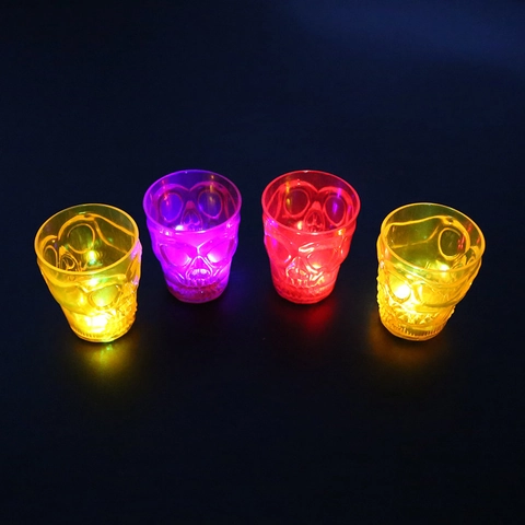 Halloween LED Glowing Shot Glasses Skull Shaped Plastic Light Up Drinkware For Bar Nightclub Party Decorations