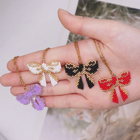Collier Pendentif Nœud En Perles De Verre Fait Main Chaîne En Acier Inoxydable Ajustable Bijoux Mode INS Pour Femmes