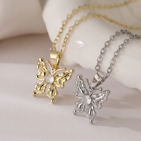 Collier Pendentif Papillon en Cuivre Zirconia Minimaliste pour Femmes Bijoux de Chaîne de Clavicule de Luxe Légers