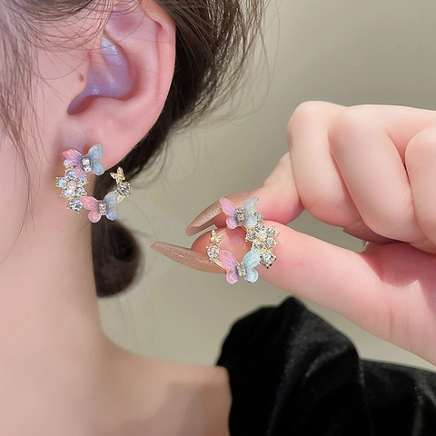 Pendientes De Aro De Mariposa Dulce Aleación Con Diamantes De Imitación Perla Artificial Rosa Azul Degradado Poste De Plata
