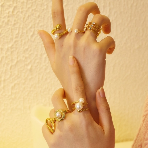 Anello In Acciaio Inossidabile Con Perla Artificial Sintetica E Zircone Lucidato Sottovuoto Placcato Oro Stile Francese Retro Accessorio Elegante Per Donna