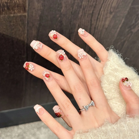 Press On Nails Handmade 3D Strawberry Flower Artificial Pearl Decor Pink Gradient Sweet Style For Women Girl