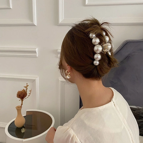 Hair Claw Clips Elegant Faux Artificial Pearl Metal Alloy Geometric Large Shark Hairpin For Women Daily Styling