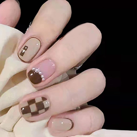 Short French Coffee Checkerboard Press On Nails With Artificial Pearl Rhinestone Removable False Nails For Women Daily Party Manicure Gift